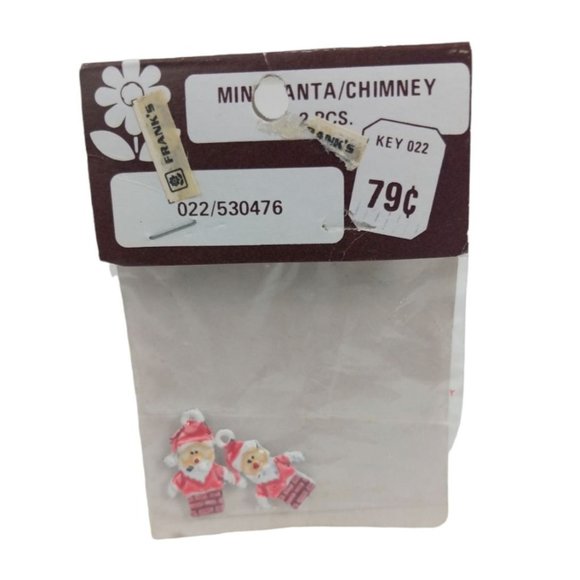 Vintage Franks Nursery Mini Santa in Chimney 1 inch Metal Necklace Charm New - Picture 1 of 3
